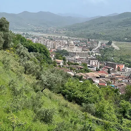 Pensionat Emiljos Flamur 3*