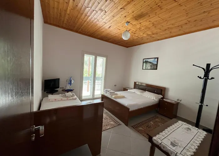 Casa de hóspedes Emiljos Flamur Berati